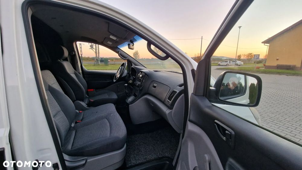 Hyundai H1 - 24