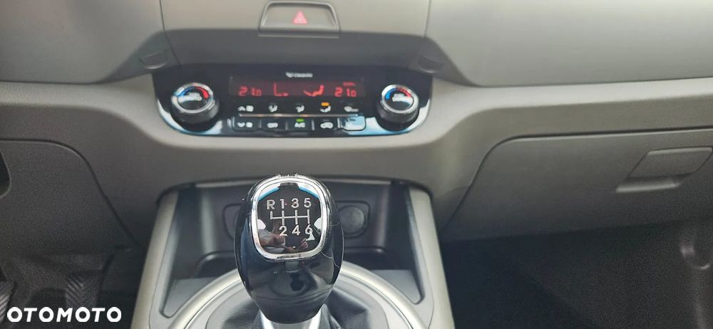 Kia Sportage - 10