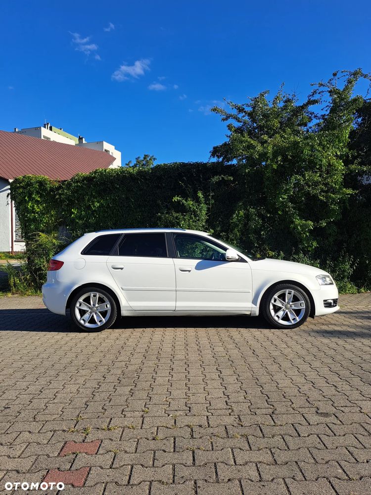 Audi A3 Sportback 1.6 TDI DPF Ambition - 9