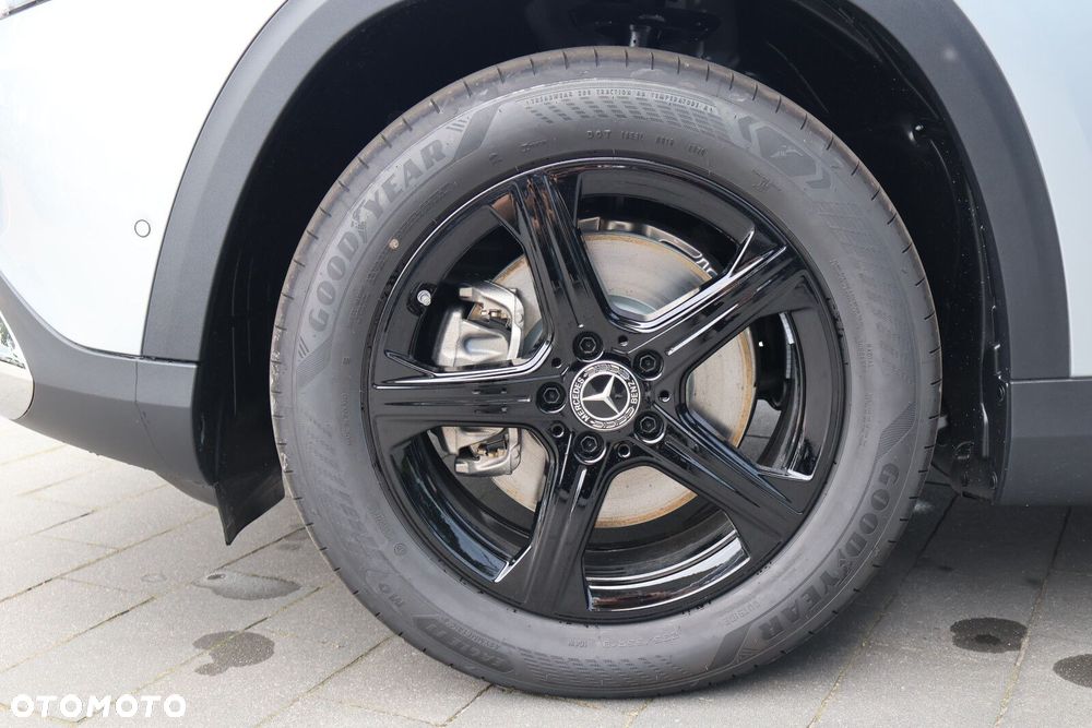 Mercedes-Benz GLB - 25