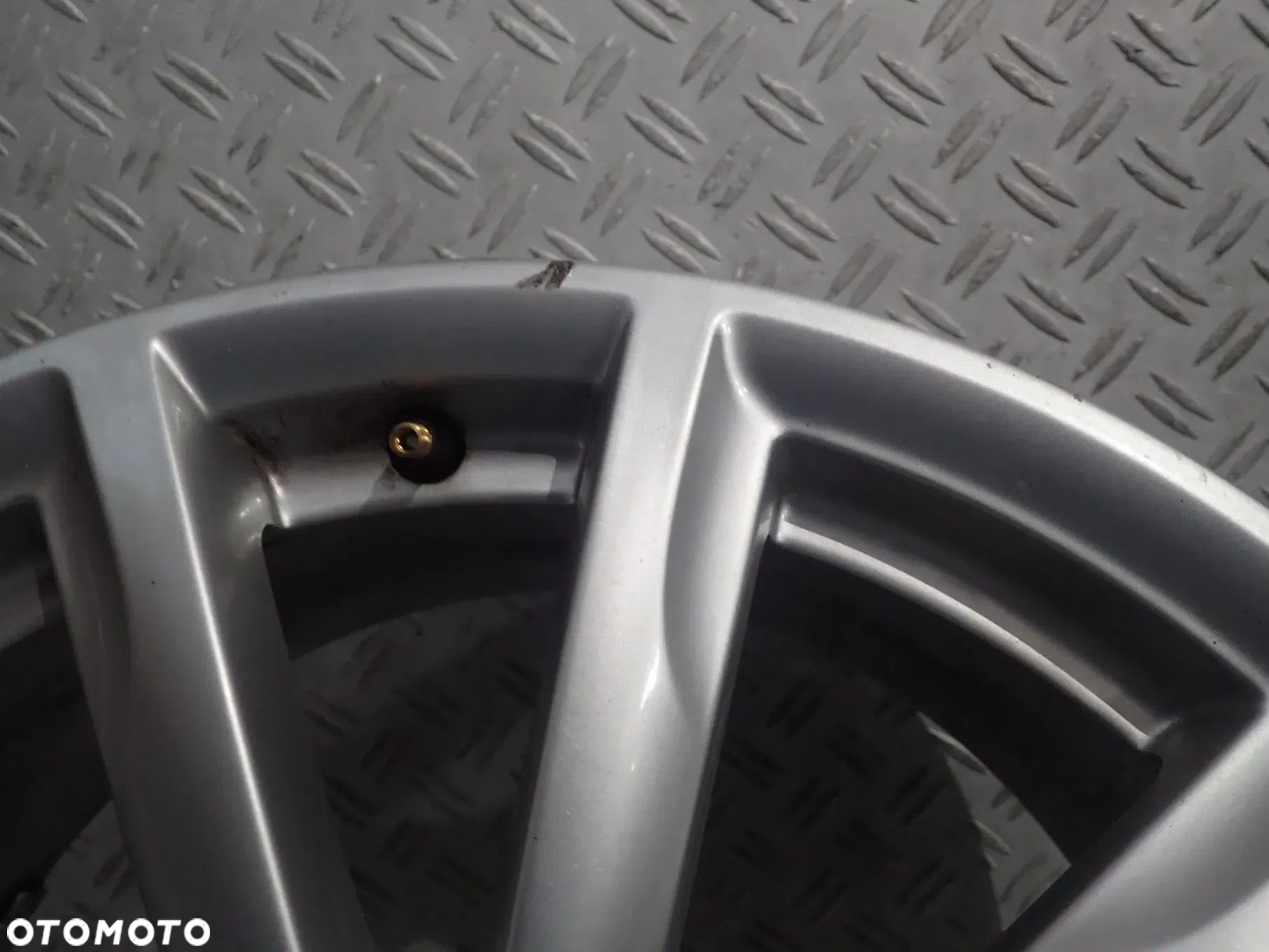 FELGA ALUMINIOWA AUDI A6 C6 8X18 ET 48 4F0601025CP - 3