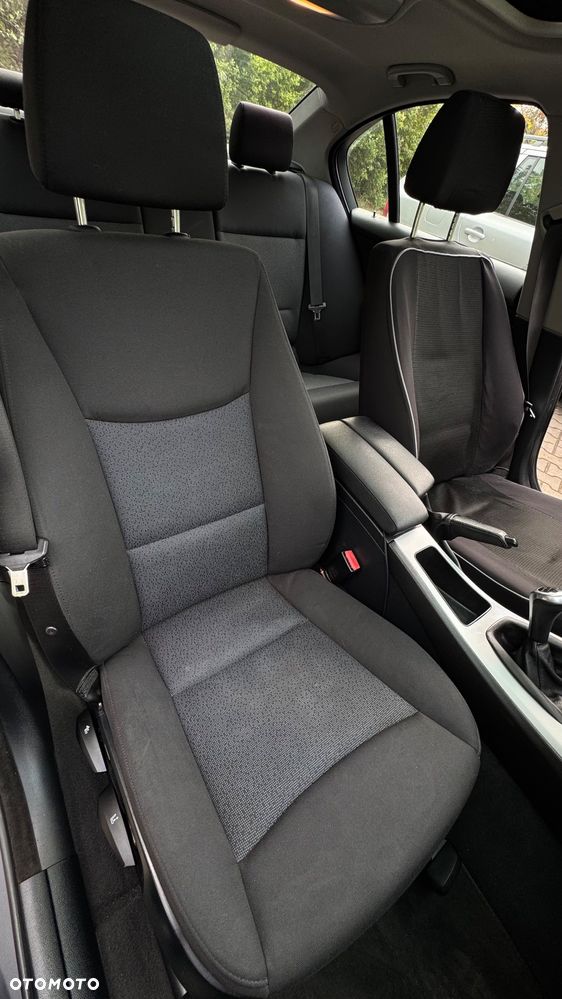 BMW Seria 3 320i - 14