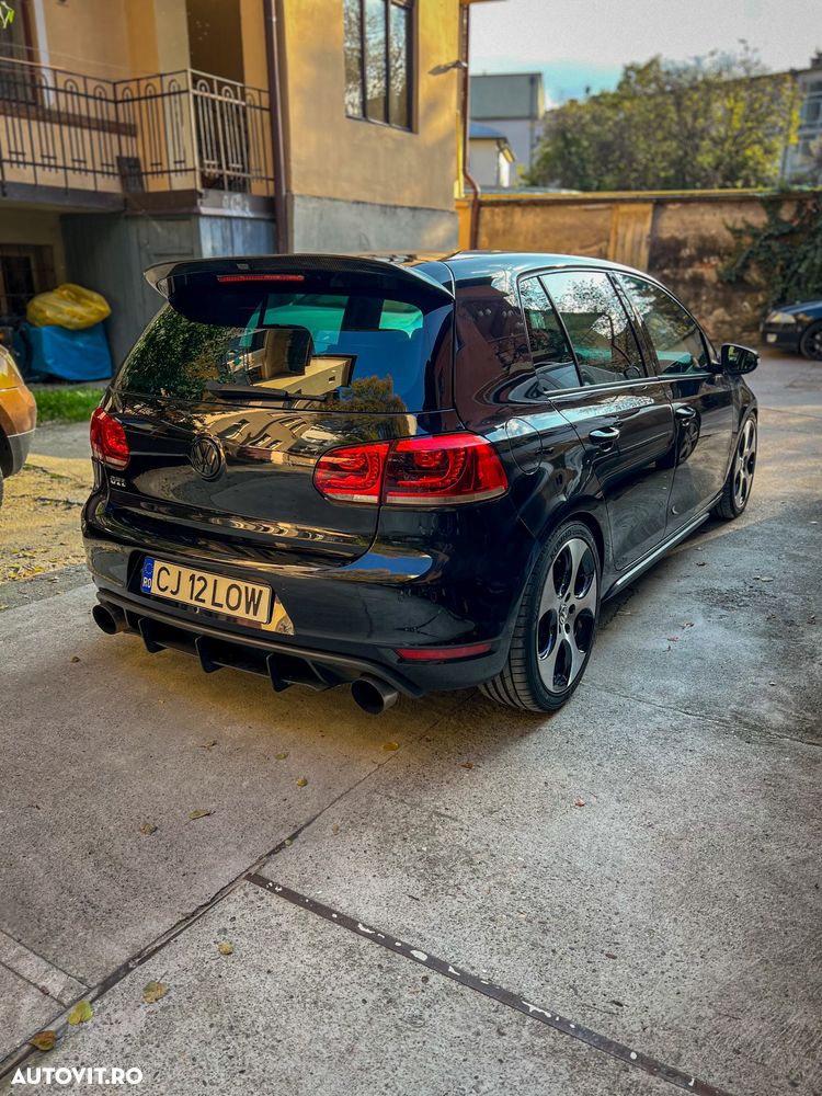 Volkswagen Golf - 10