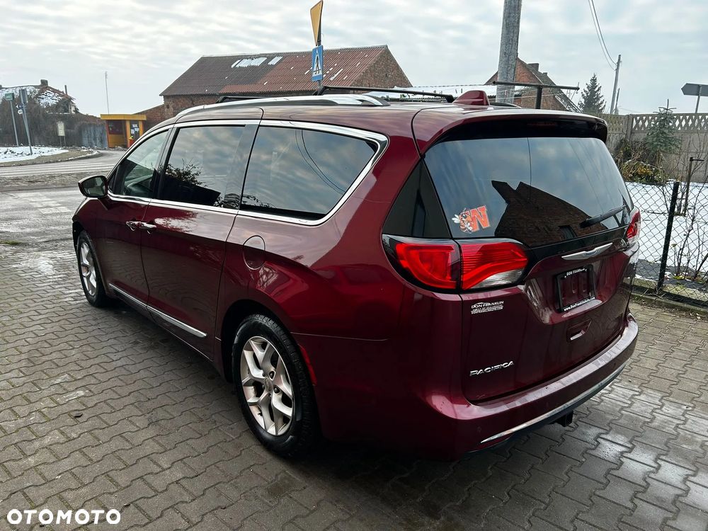 Chrysler Pacifica - 7