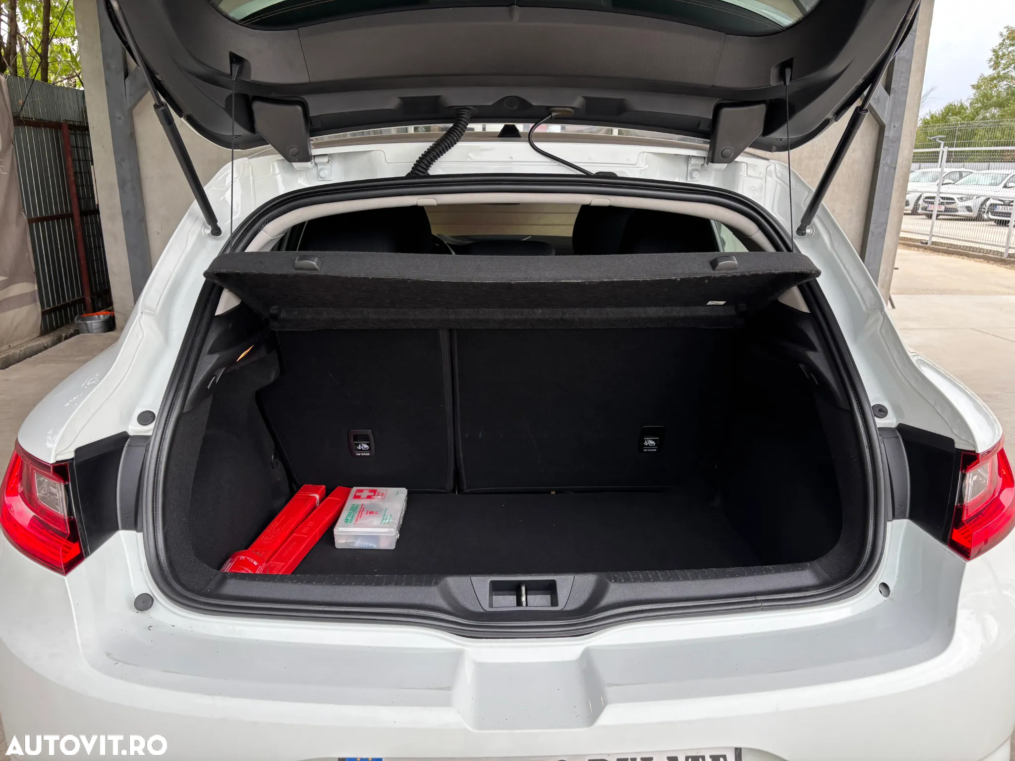 Renault Megane ENERGY dCi Zen - 8