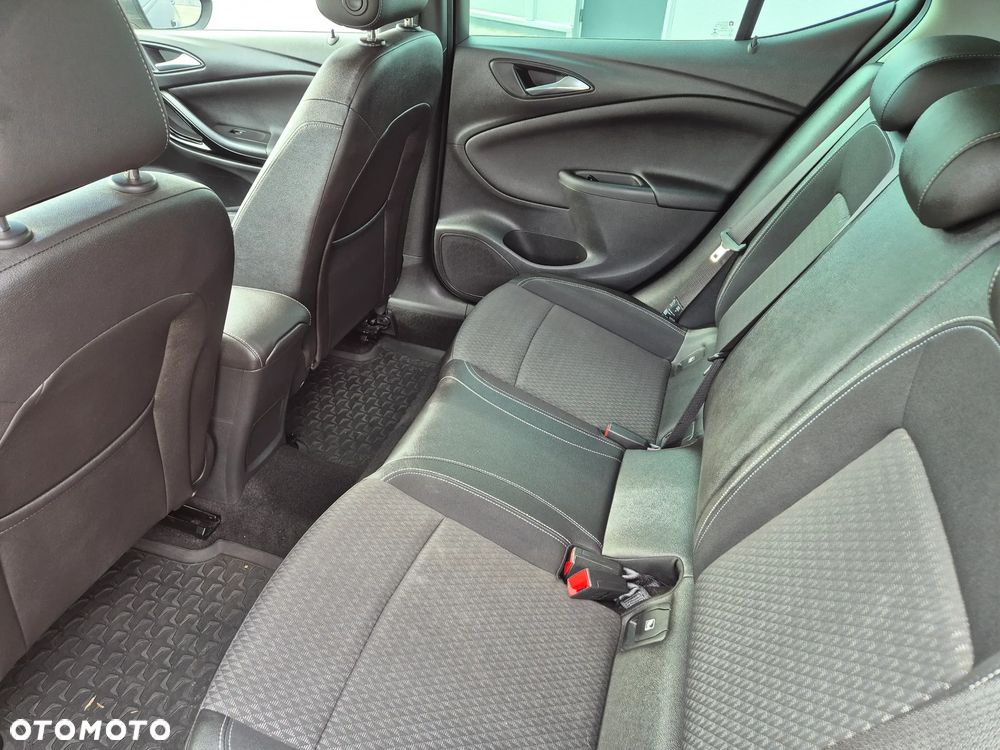 Opel Astra 1.4 Turbo Innovation - 24