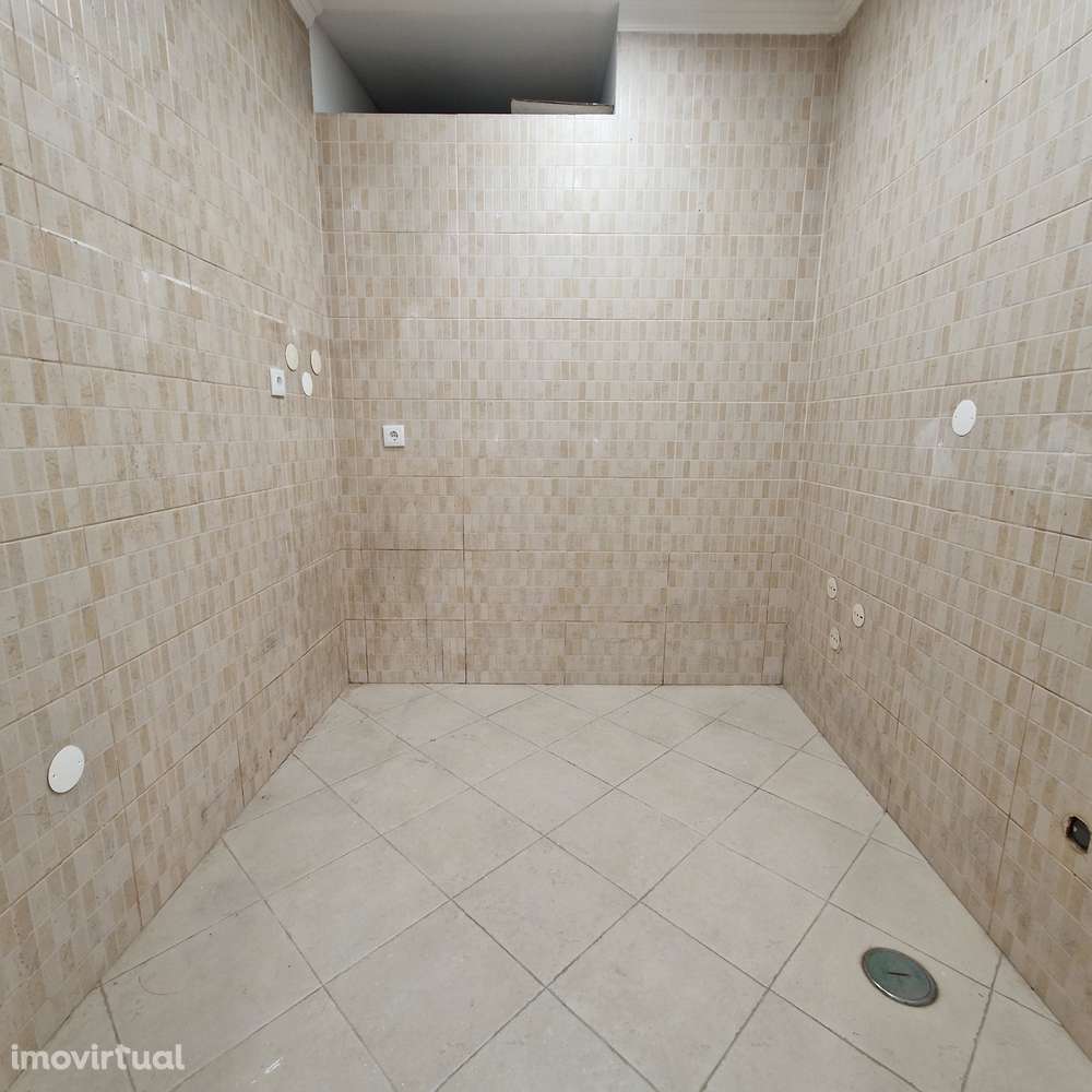 Loja na Baixa de Setúbal com possibilidade de AL - Grande imagem: 2/27