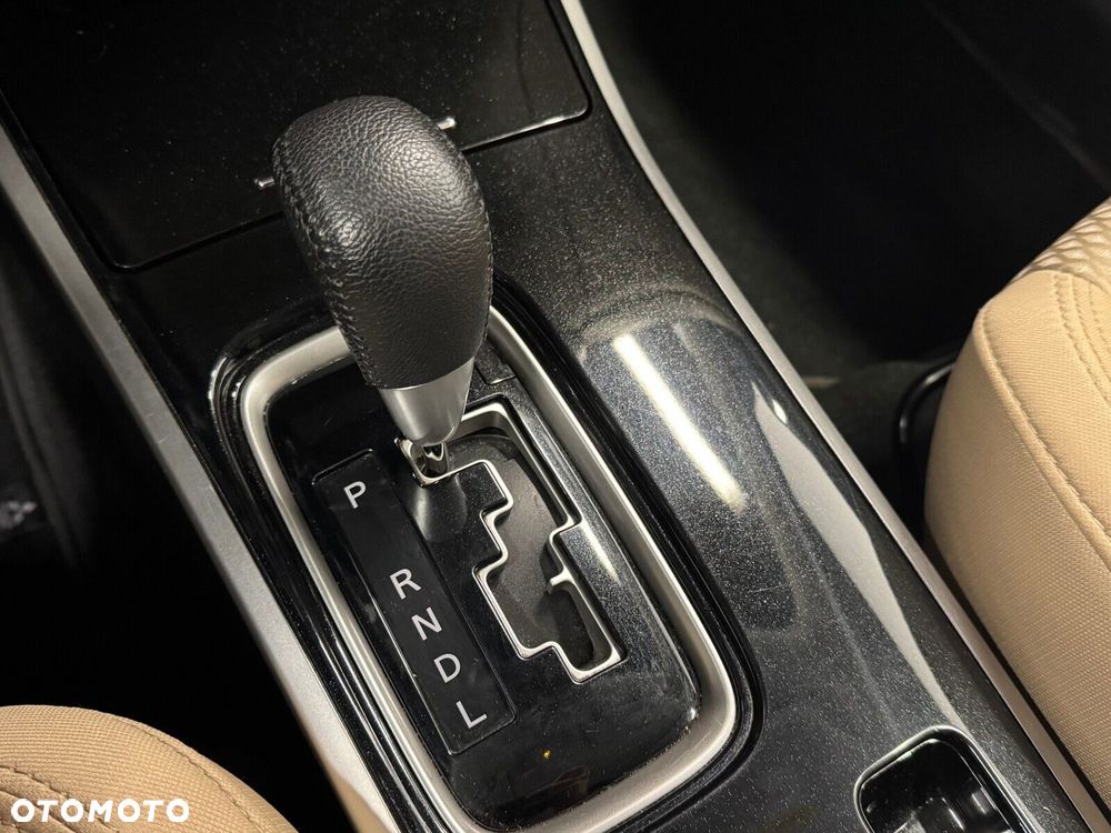 Mitsubishi Outlander - 21