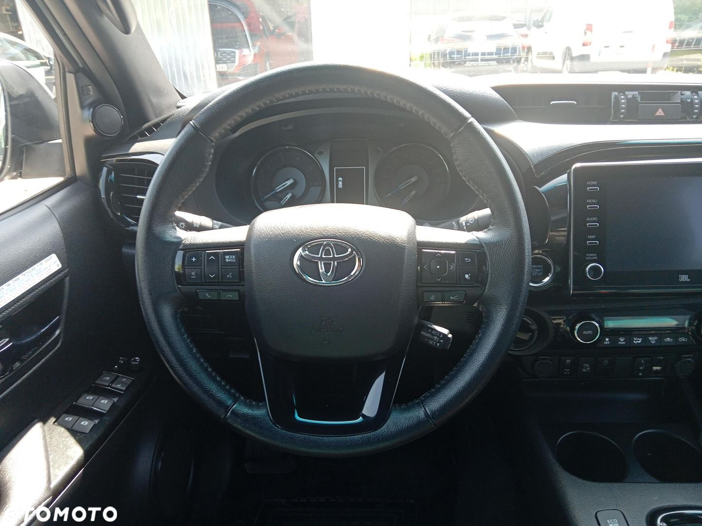 Toyota Hilux - 17