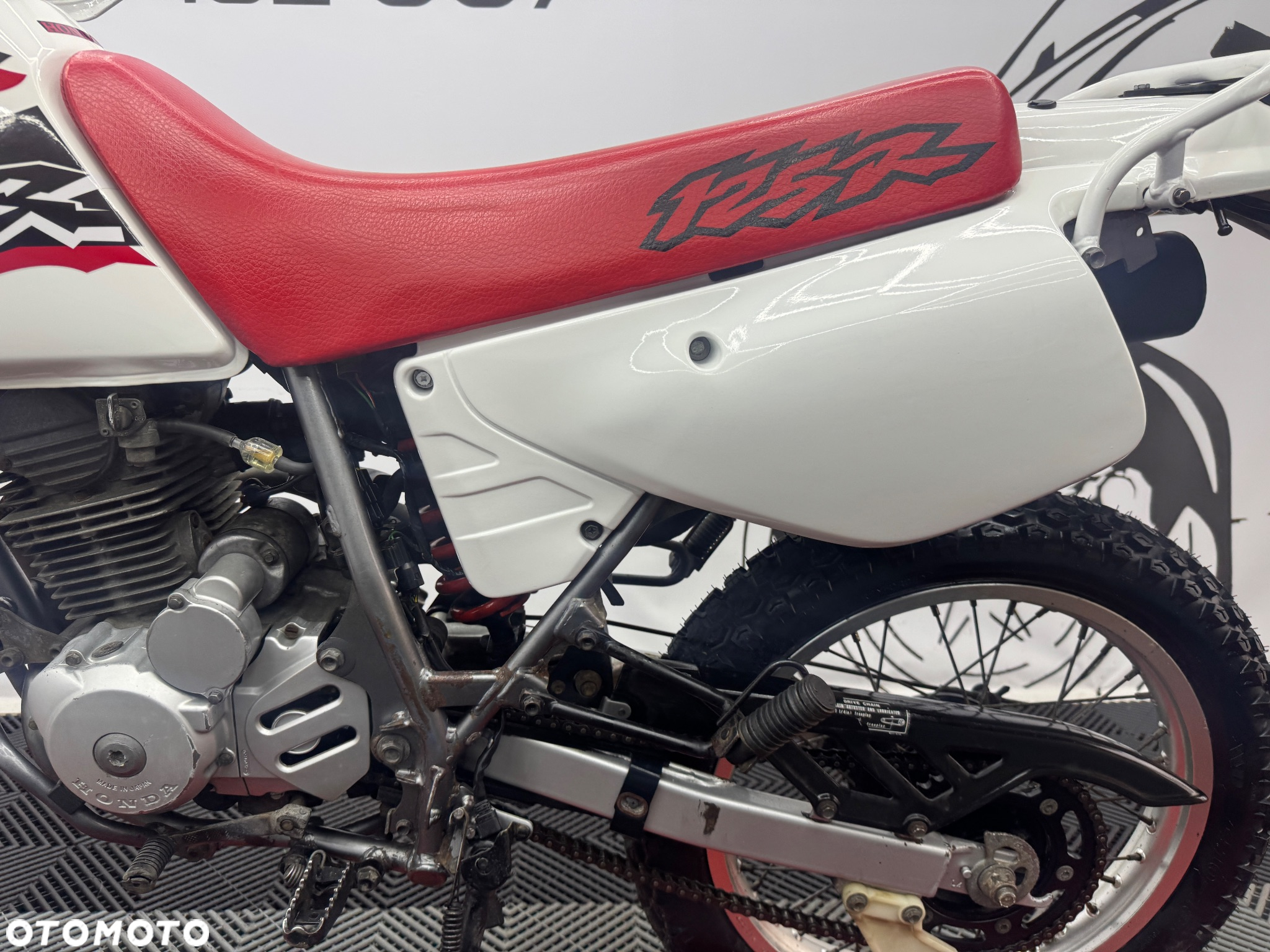 Honda XLR - 17