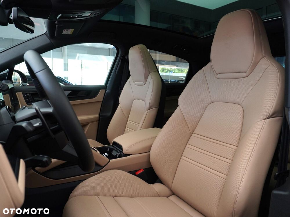 Porsche Cayenne E-Hybrid PHEV Black Edition - 31