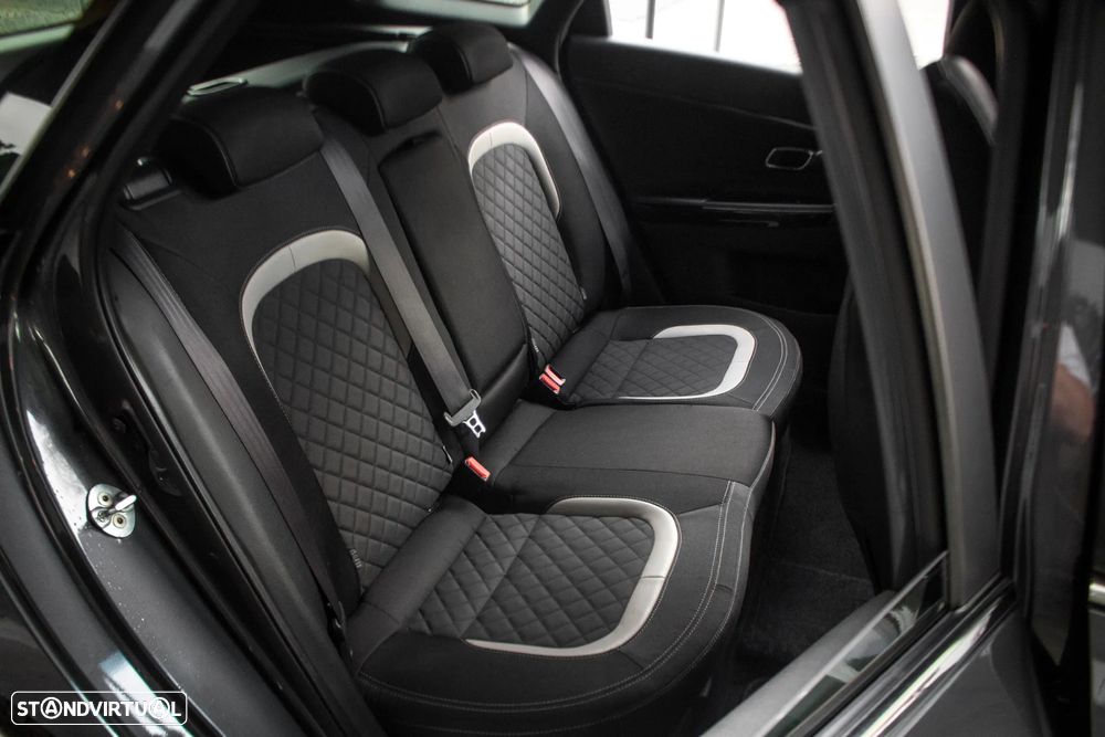 Kia Ceed SW 1.6 CRDi GT Line - 33