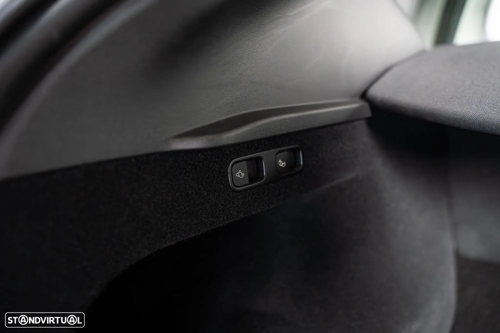 Tesla Model Y Long Range Tração Integral - 44