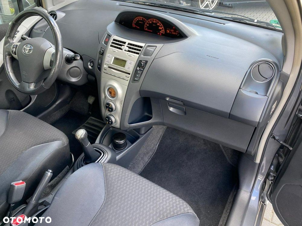 Toyota Yaris - 14