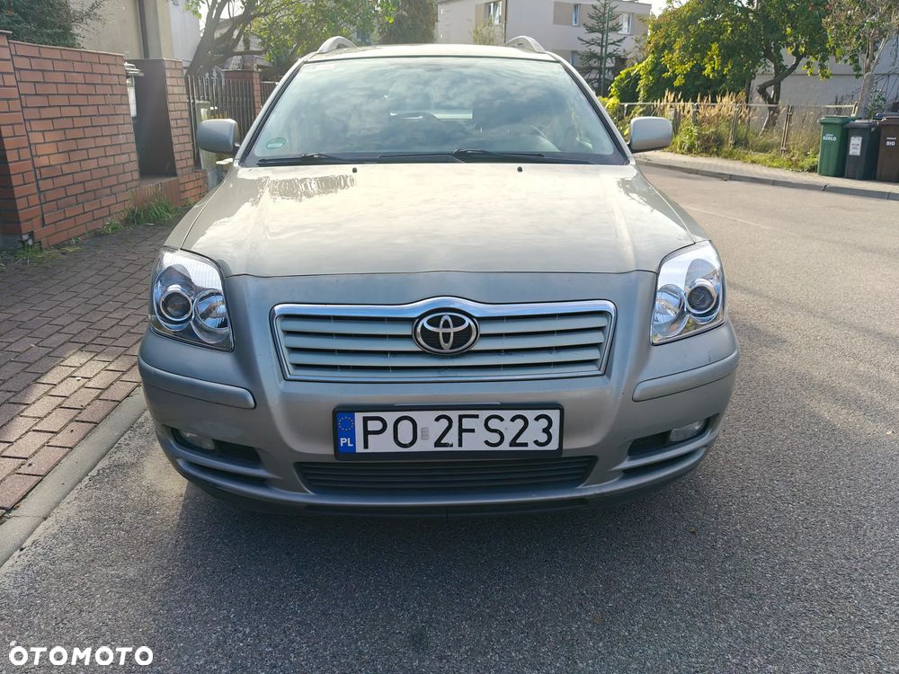 Toyota Avensis - 2