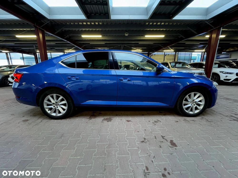 Skoda Superb 2.0 TDI SCR Ambition DSG - 8