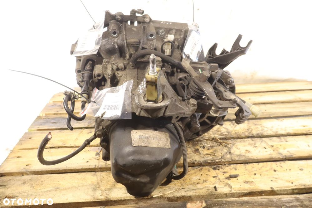 SKRZYNIA BIEGÓW 5 BIEGOWA DACIA DUSTER I LIFT 1.6 CEJR - 2