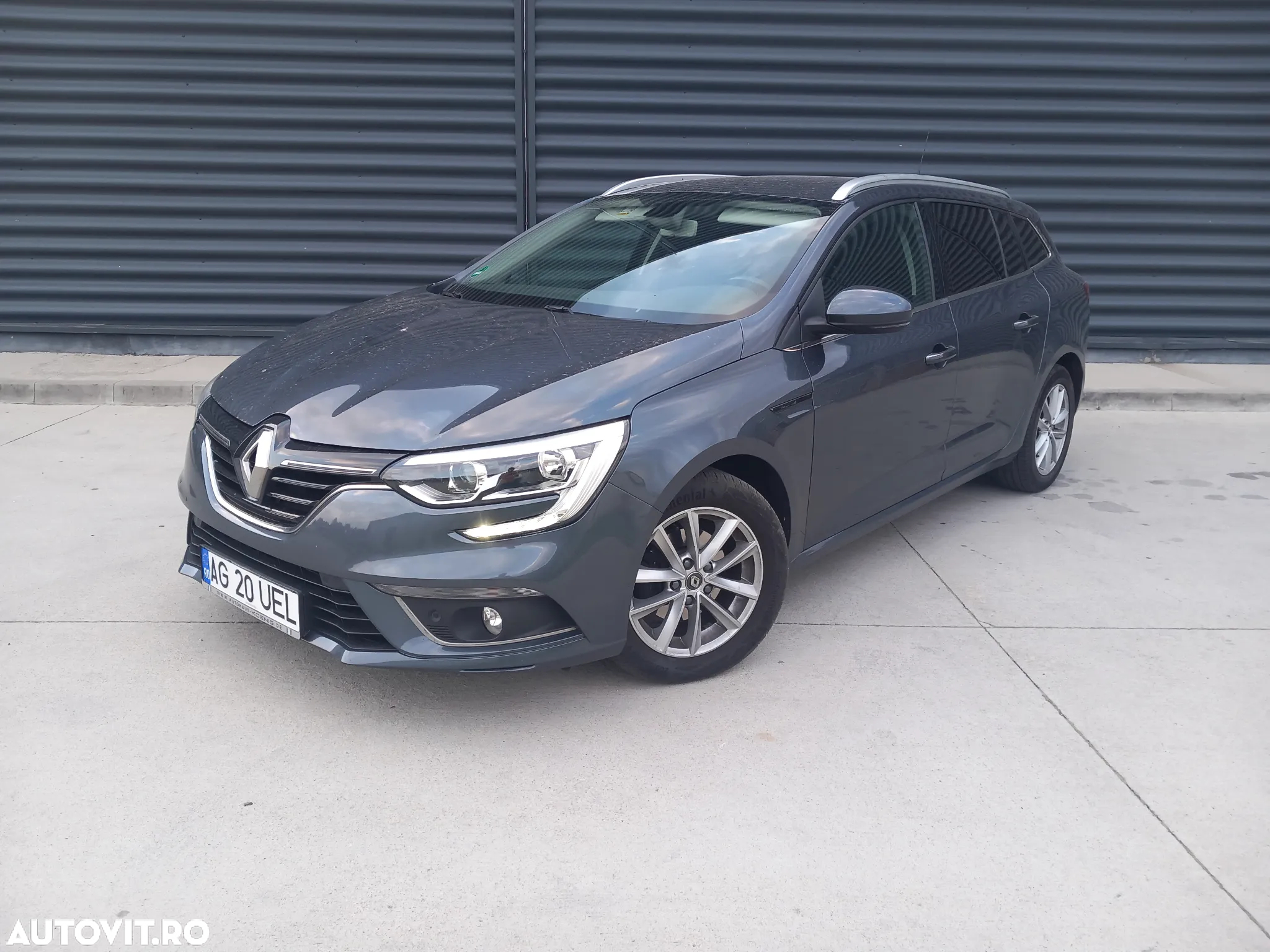Renault Megane TCE 140 EDC Techno - 4