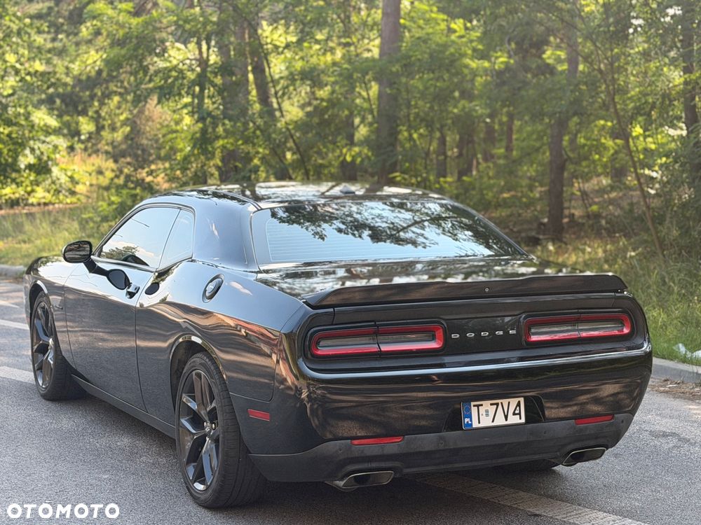 Dodge Challenger - 19