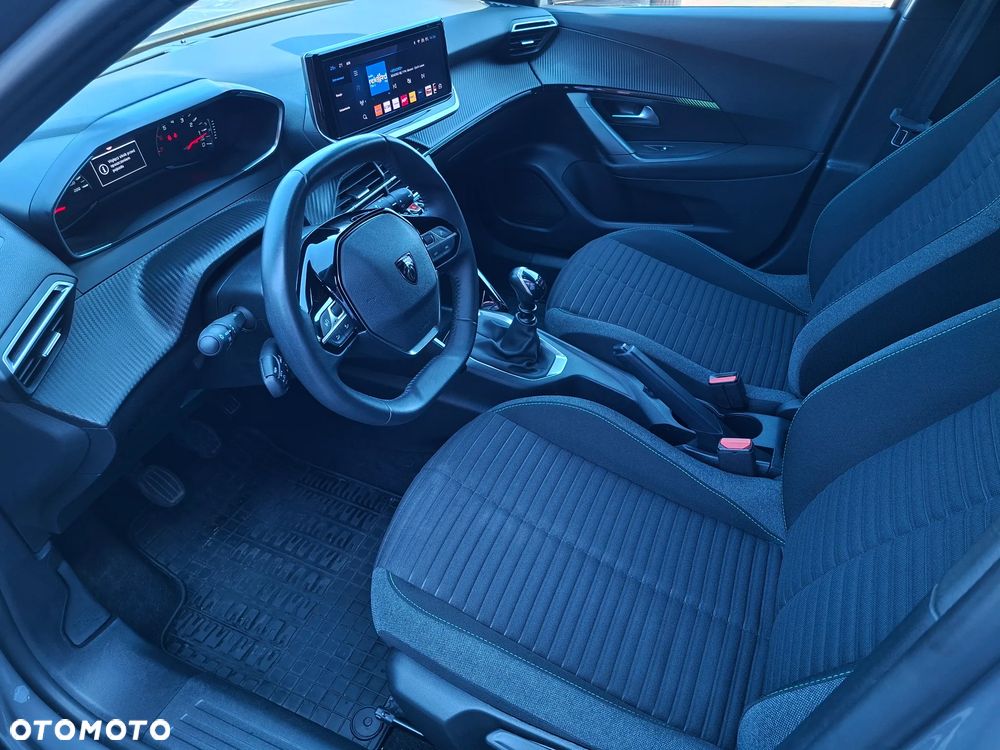 Peugeot 2008 PureTech 100 Allure S&S BVM6 - 19