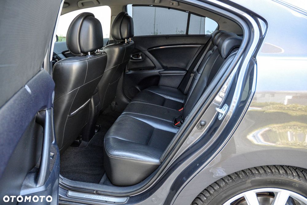 Toyota Avensis - 8