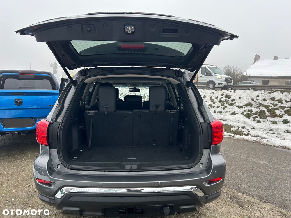 Nissan Pathfinder - 40