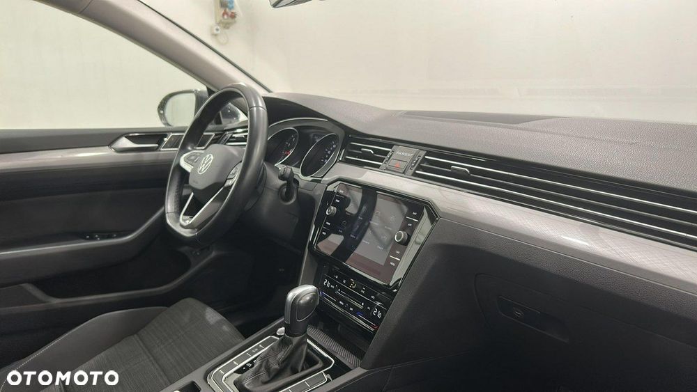 Volkswagen Passat - 14