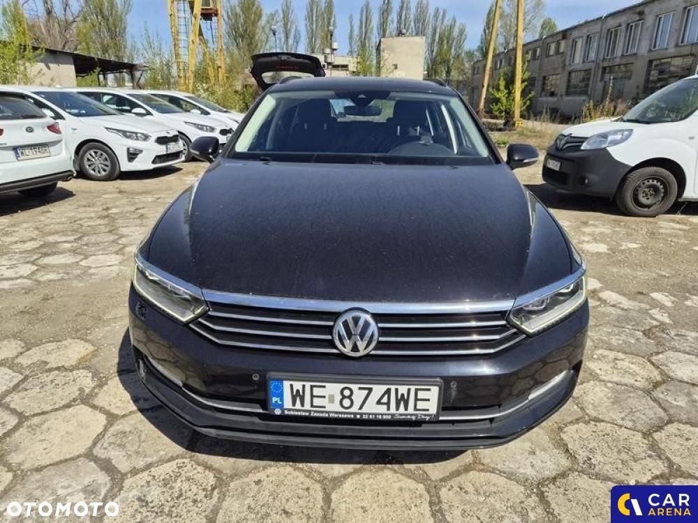 Volkswagen Passat - 1