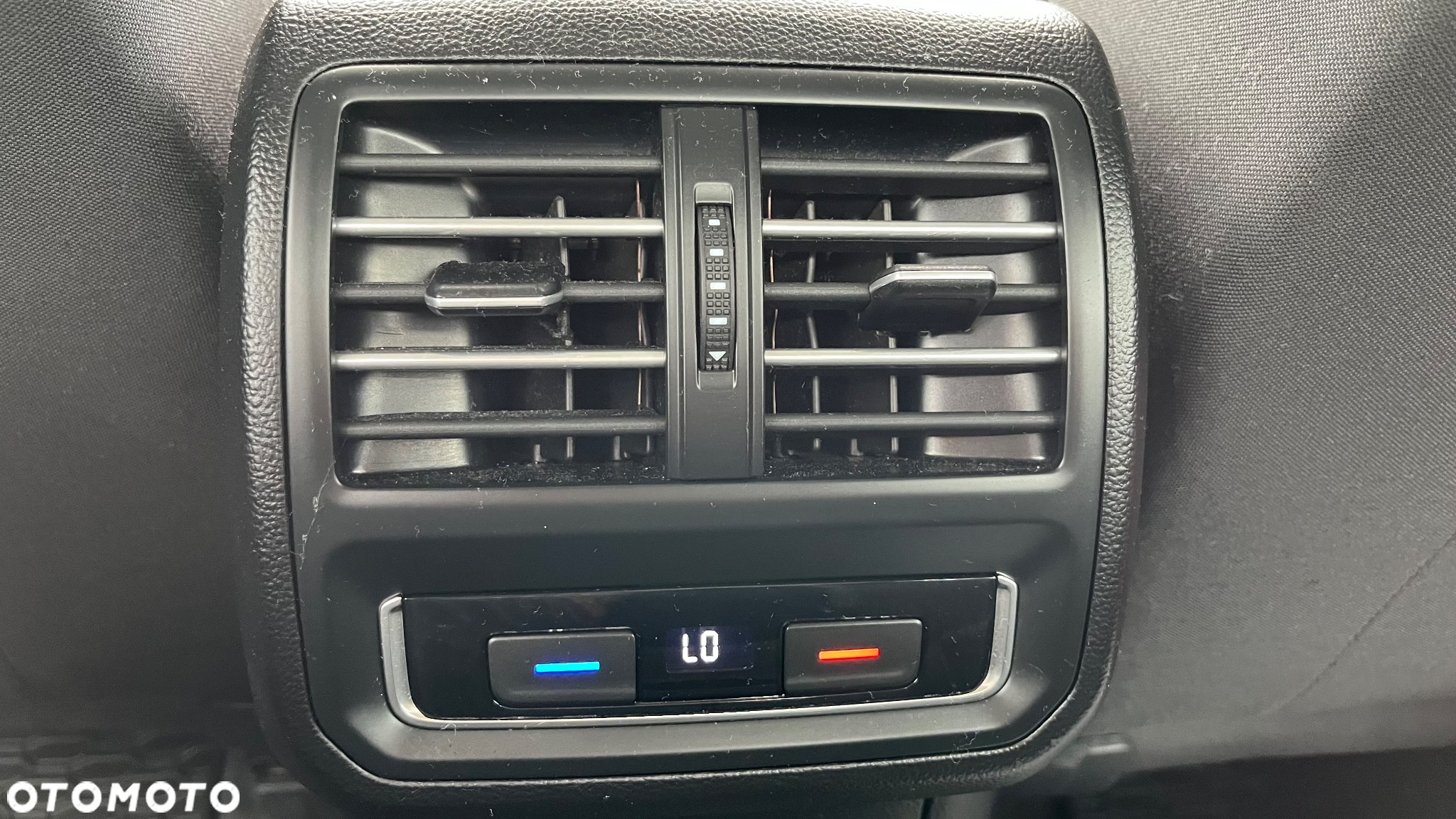 Volkswagen Passat 2.0 TDI SCR Comfortline - 27
