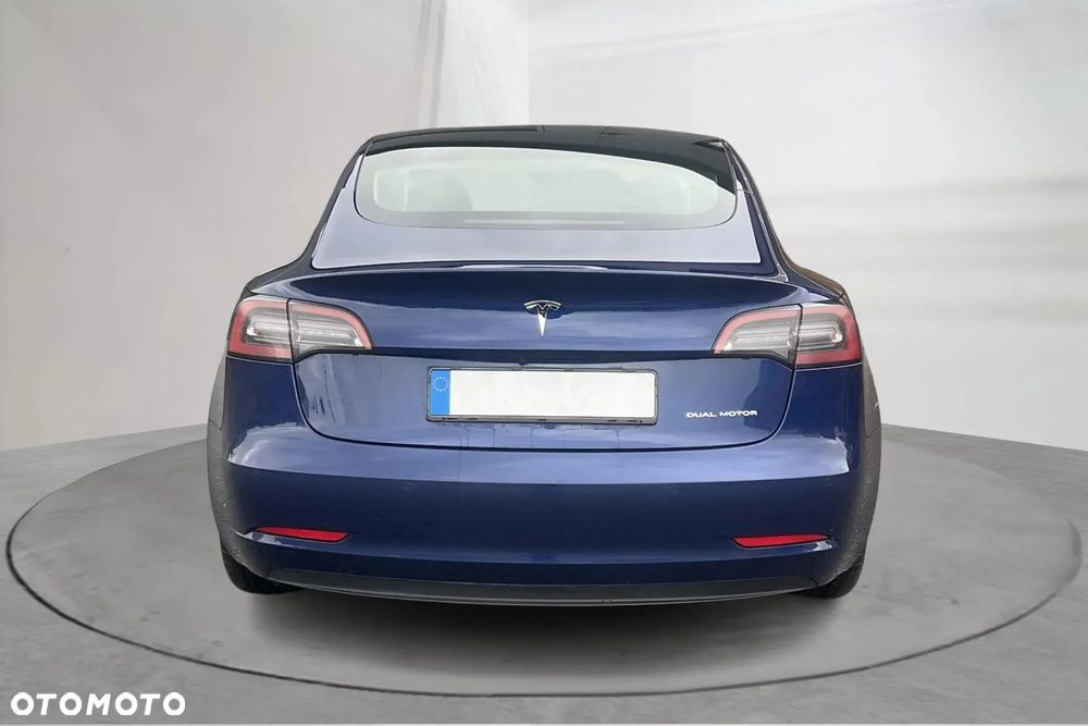 Tesla Model 3 - 5