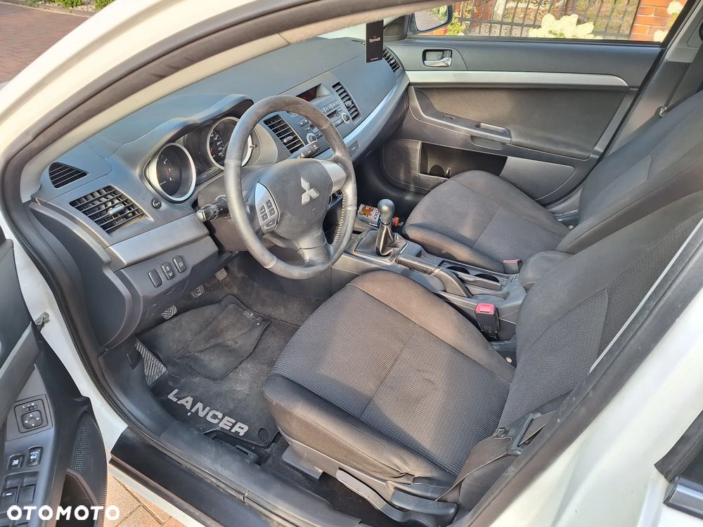 Mitsubishi Lancer 1.6 Inform - 13