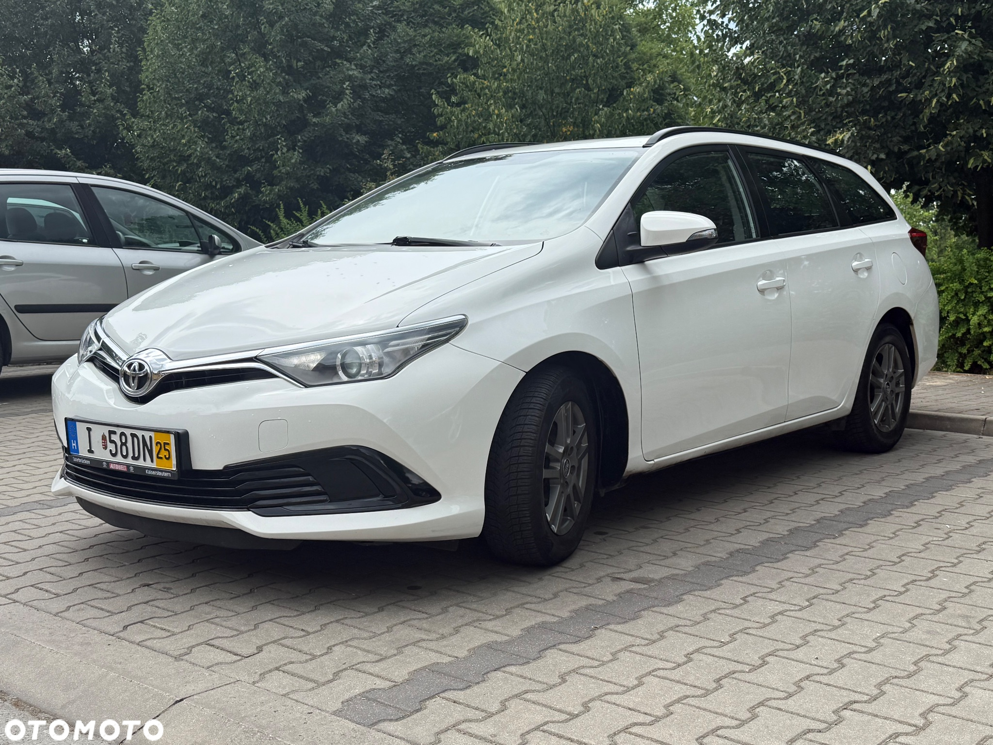 Toyota Auris 1.4 D-4D Touring Sports Edition - 8