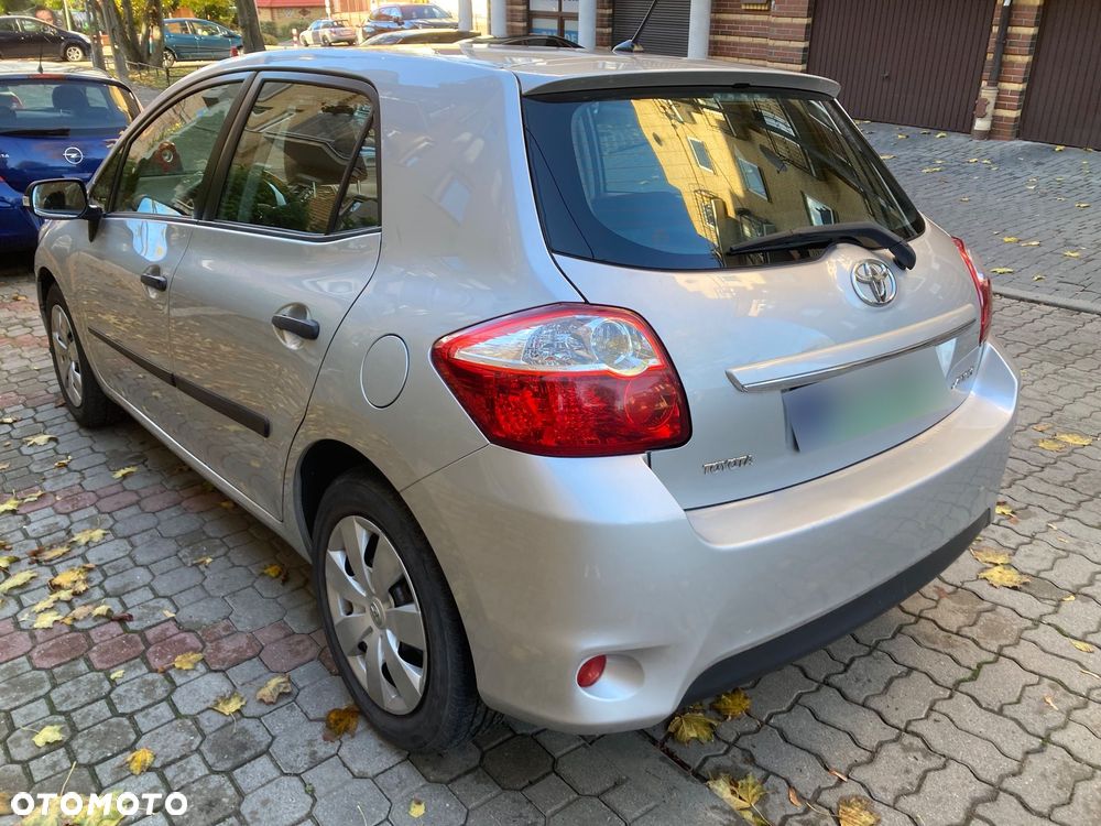 Toyota Auris 1.6 Luna - 2