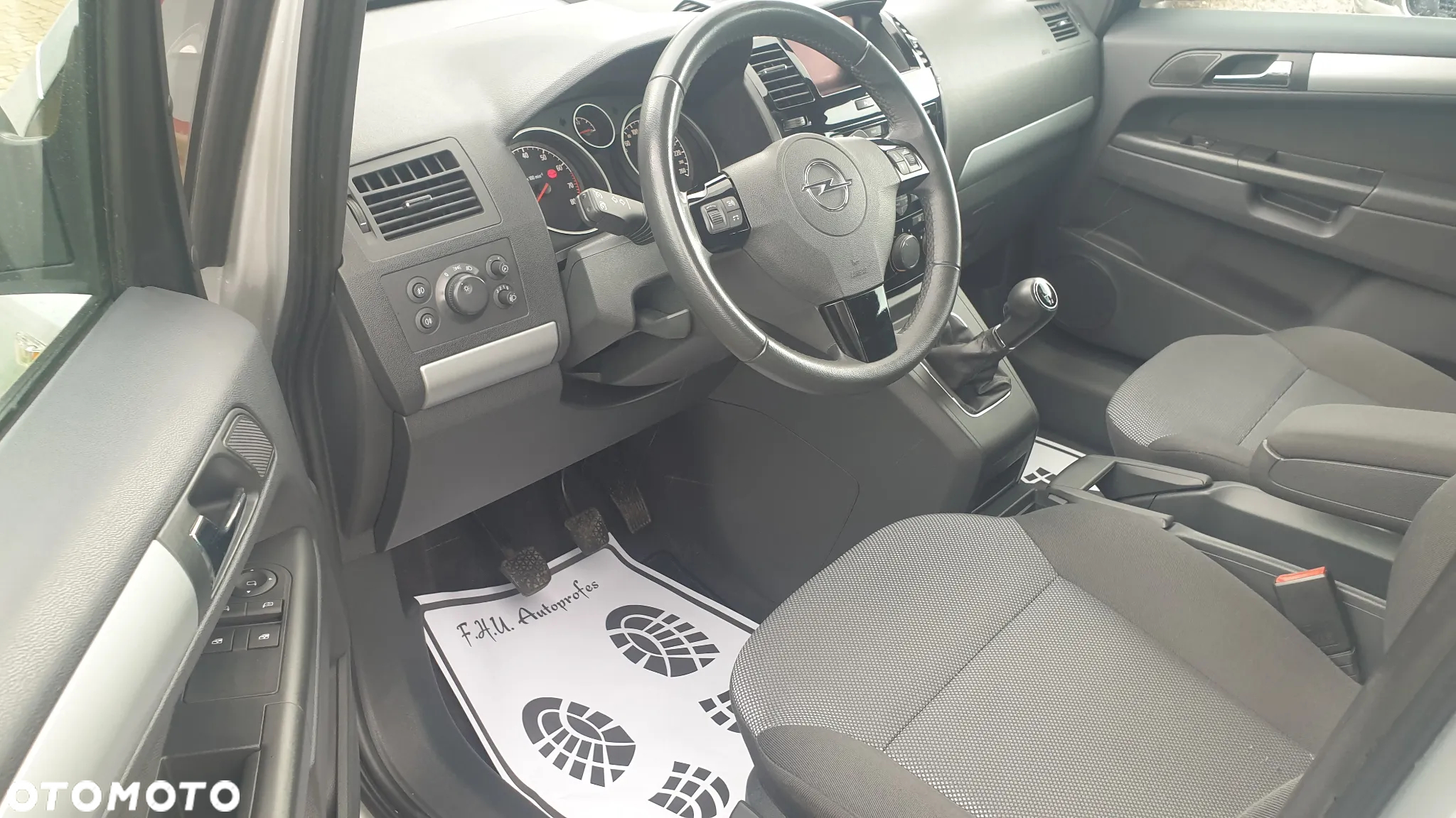 Opel Zafira - 14