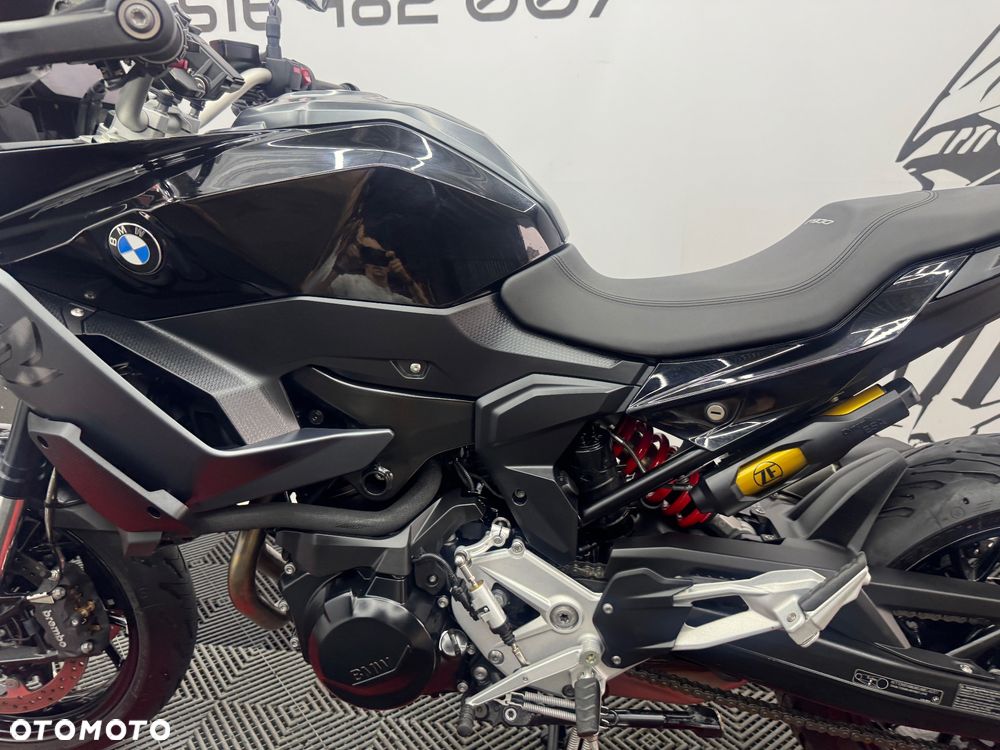 BMW XR - 18