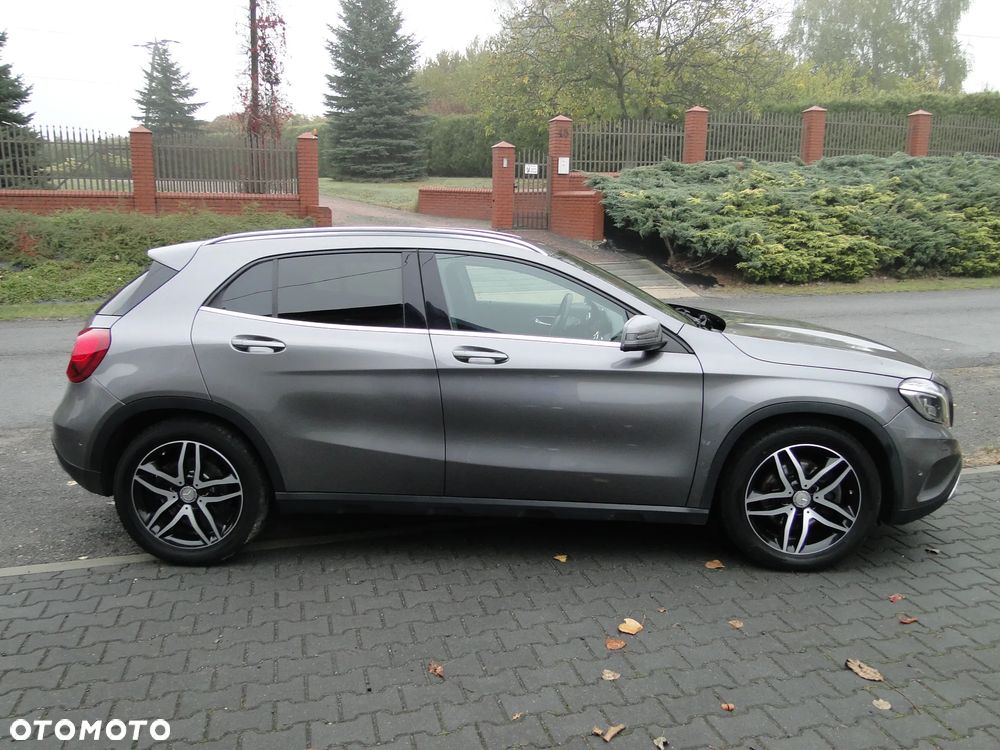 Mercedes-Benz GLA 250 4-Matic - 4