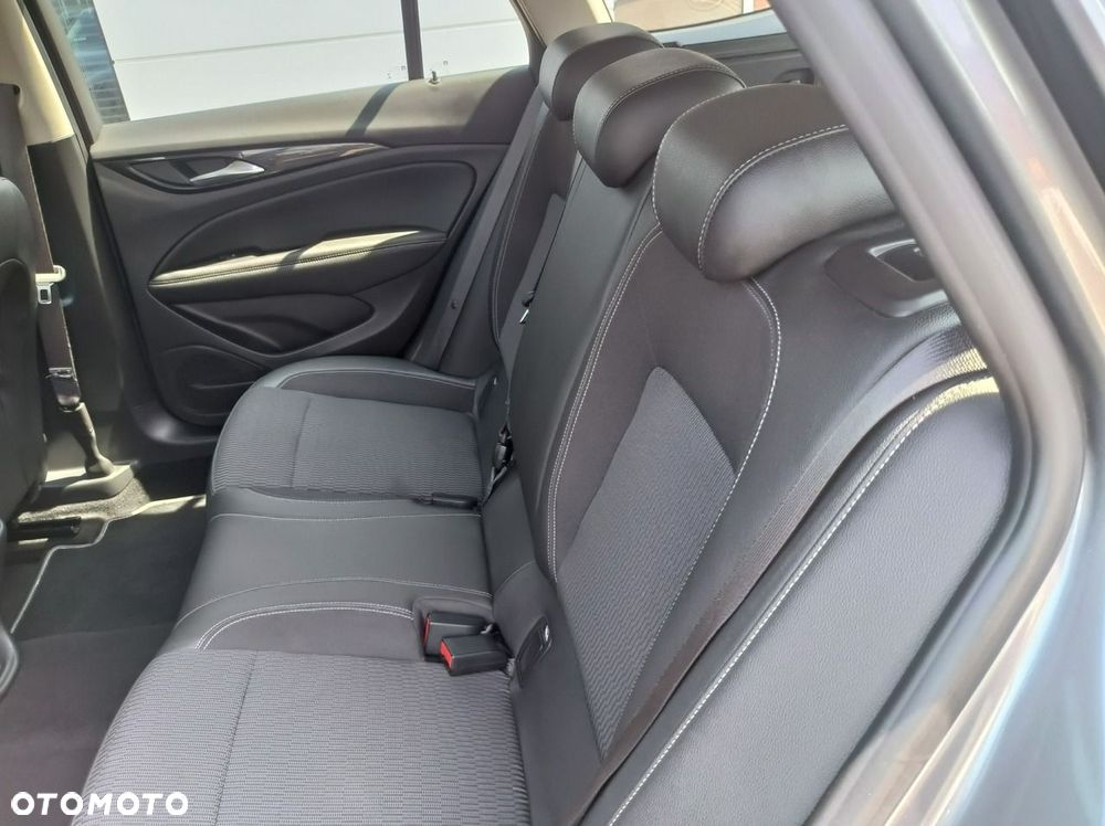 Opel Insignia - 15