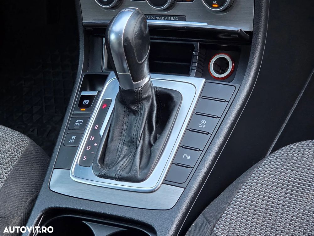 Volkswagen Passat 2.0 TDI DSG Comfortline - 8