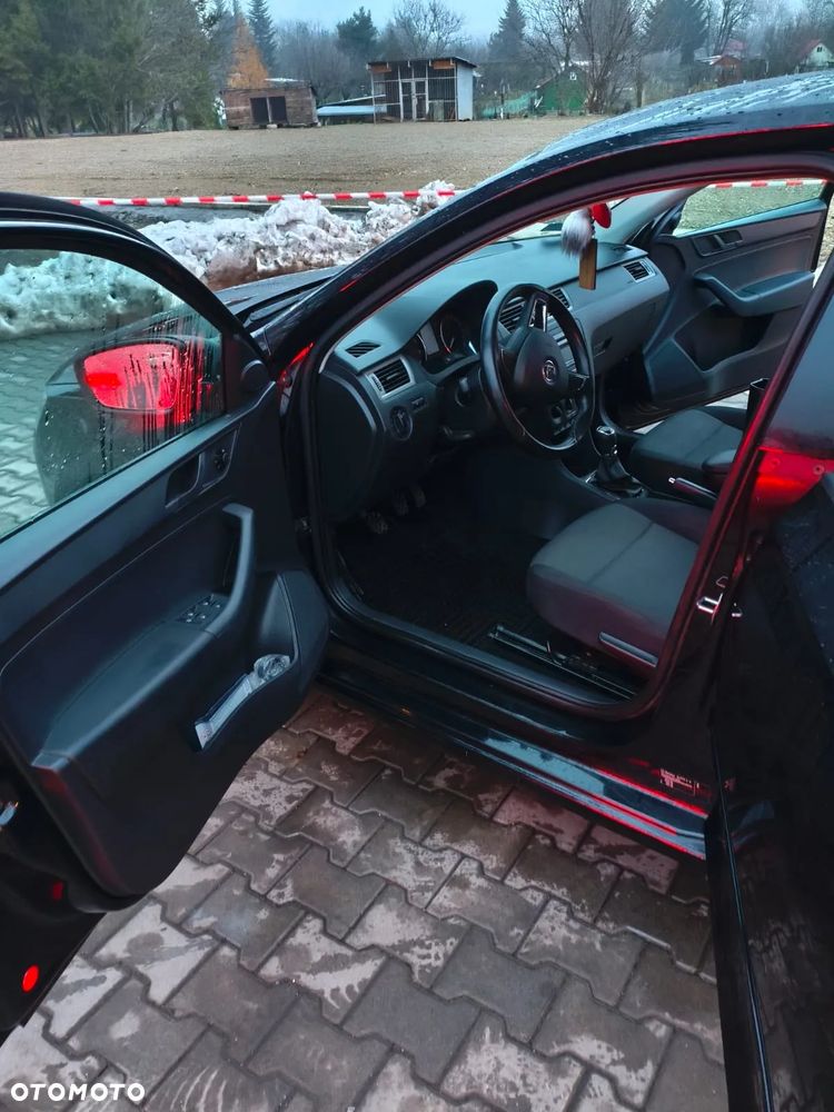 Skoda RAPID 1.2 TSI Active Green tec - 4