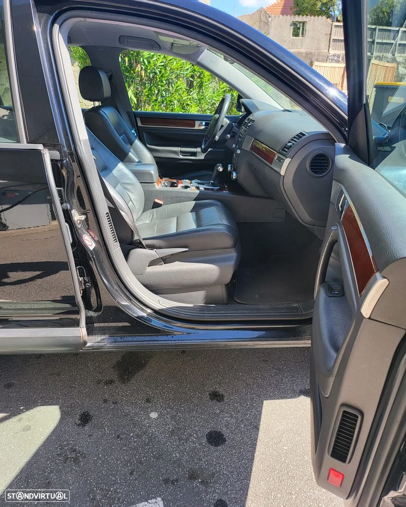 VW Touareg 3.2 V6 Auto - 8