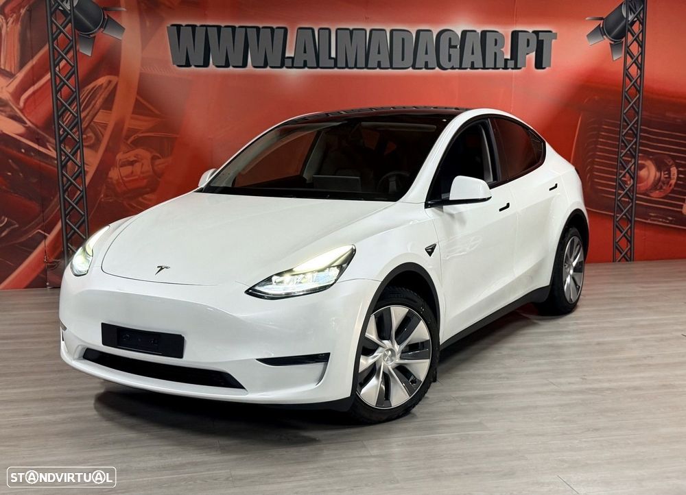 Tesla Model Y Long Range Dual Motor AWD - 2