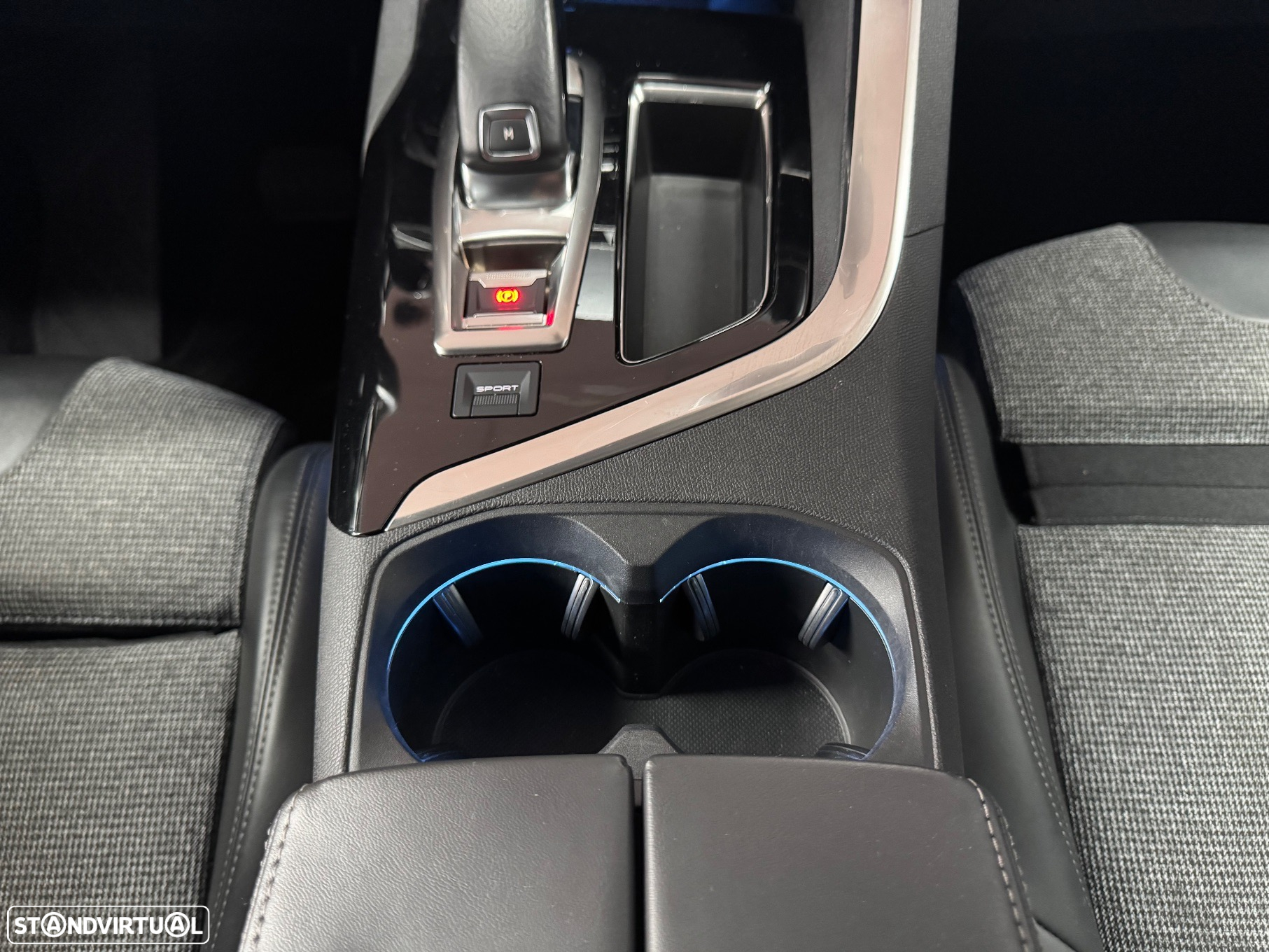 Peugeot 3008 PureTech 130 Stop & Start GPF EAT8 Allure - 37