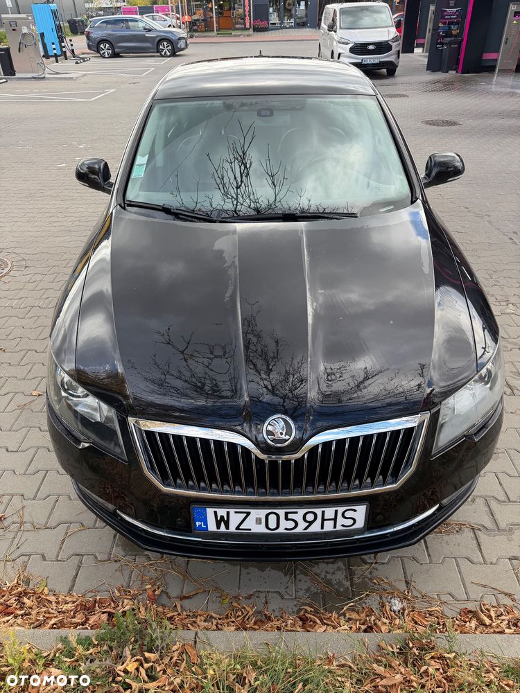 Skoda Superb 2014 photo 2