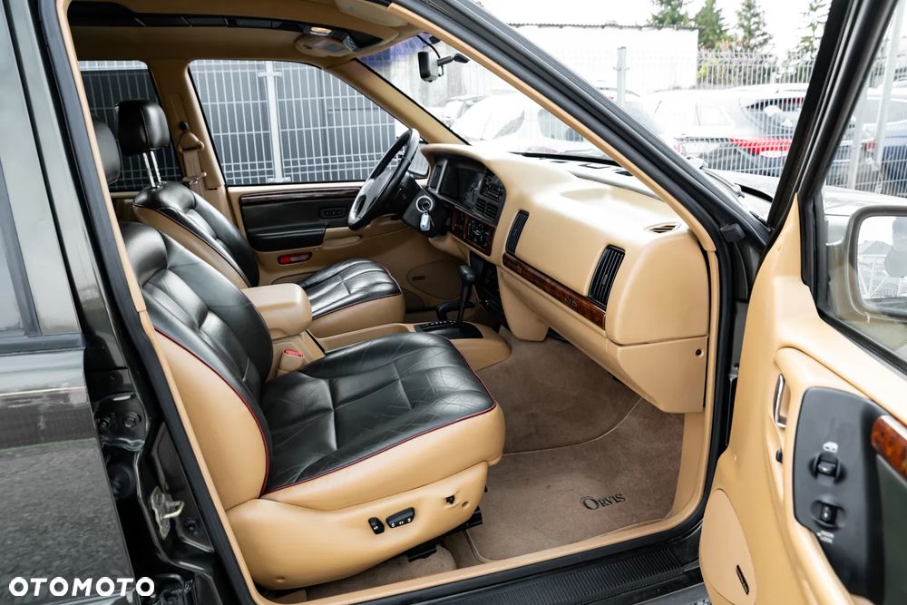 Jeep Grand Cherokee - 25