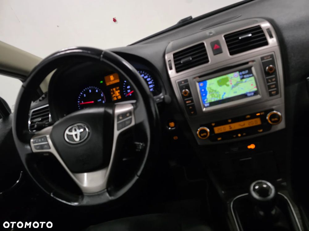 Toyota Avensis 2.0 D-4D Sol Premium - 8