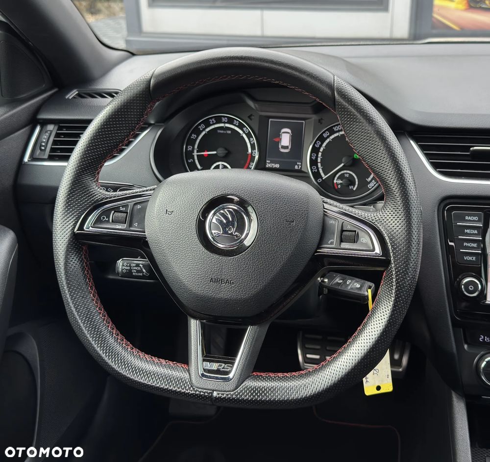 Skoda Octavia 2.0 TDI 4x4 DSG RS - 32