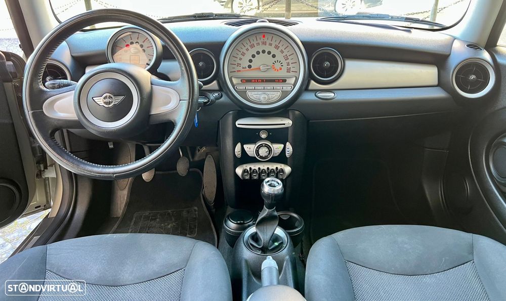 MINI 3 Portas Cooper D - 5