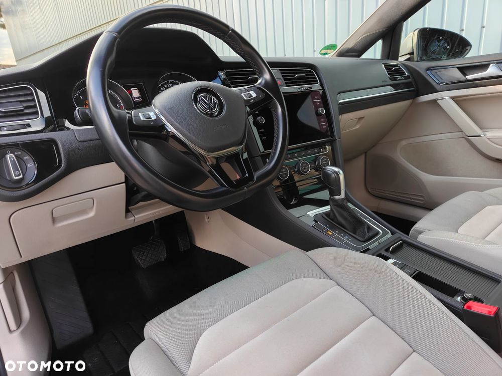 Volkswagen Golf - 17