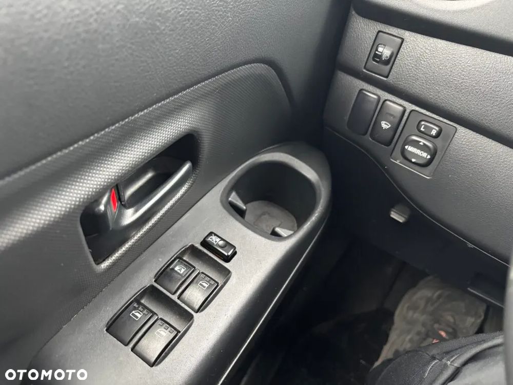 Daihatsu Materia - 11