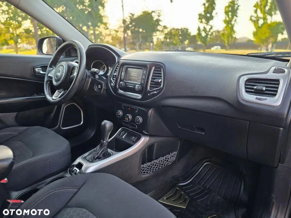Jeep Compass - 15